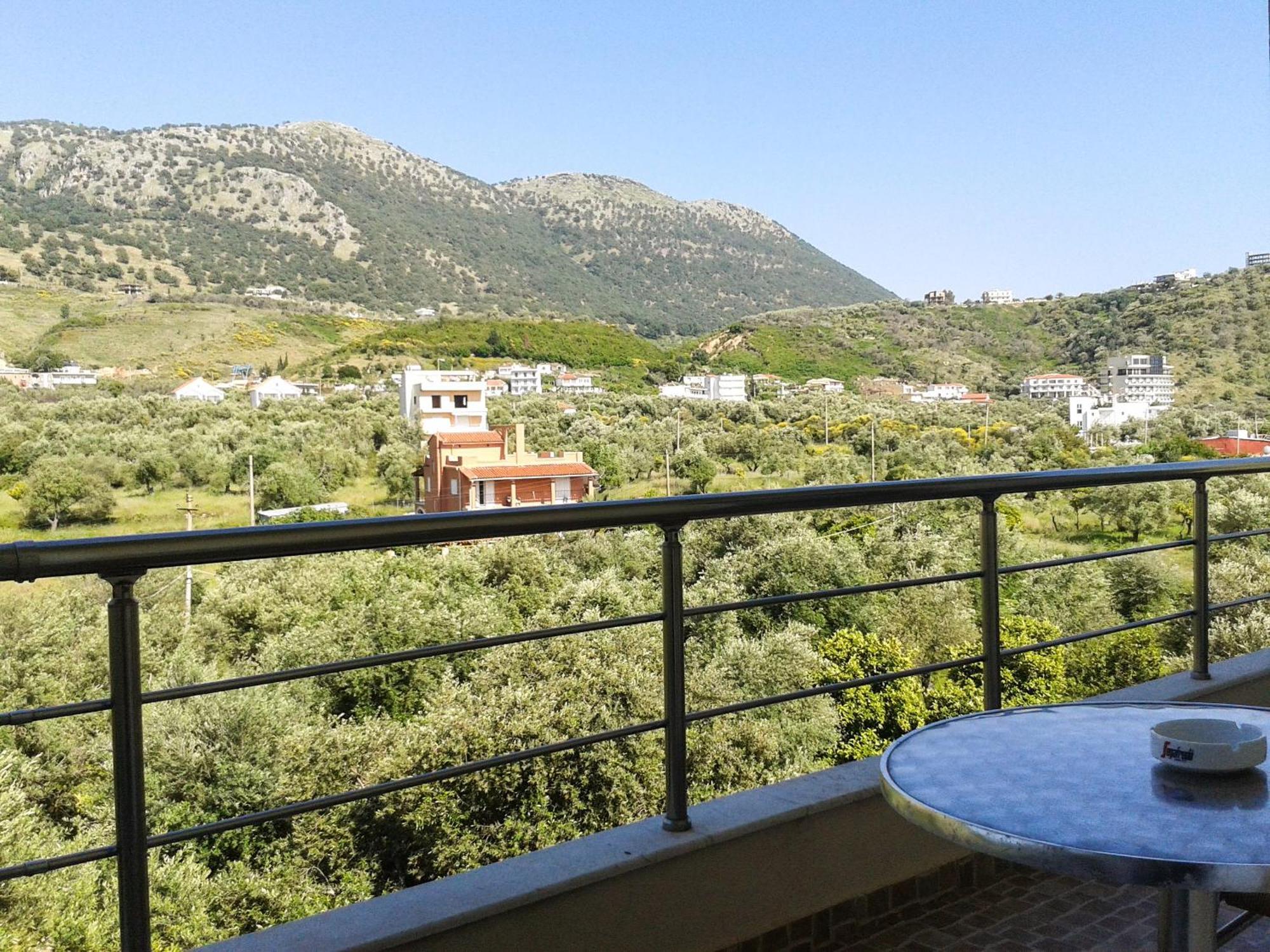 Dhima Hotel Himarë Exterior foto
